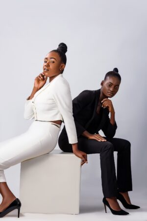 YIKAO CROPPED TWO PIECE SUIT